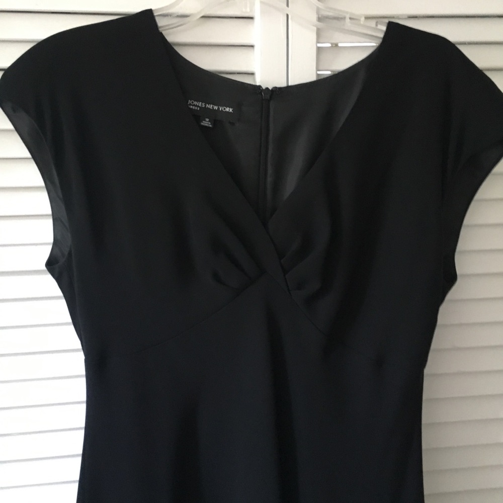 Jones New York black sheath dress